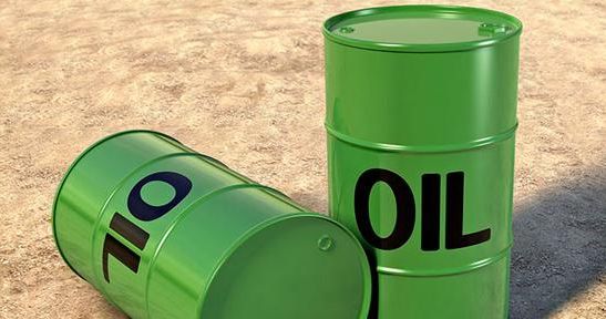 (期货直播室)国际油价突发“大跳水”，国内原油期货夜盘为何跟跌近2%？